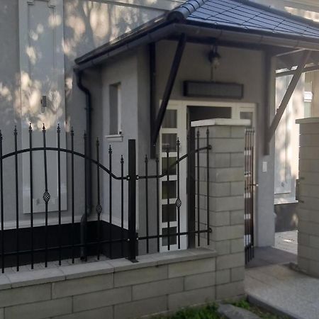 Karpatia Vendeghaz 1201 Budapest Exterior foto